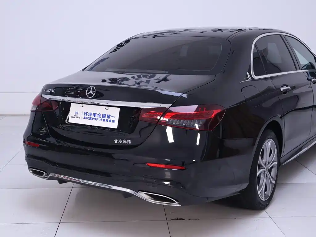 Mercedes-Benz E-Class — миниатюра 8
