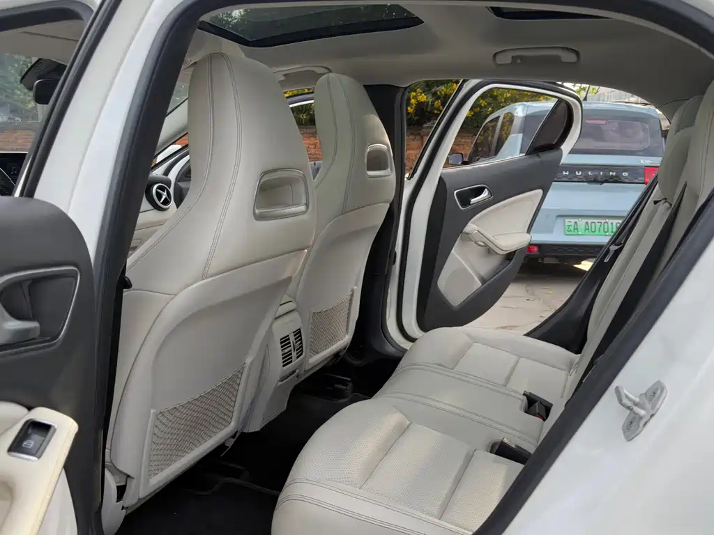 Mercedes-Benz GLA — миниатюра 8