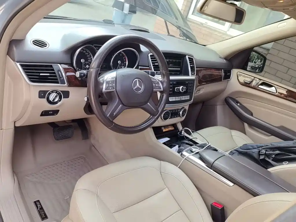 Mercedes-Benz M-Class — миниатюра 10