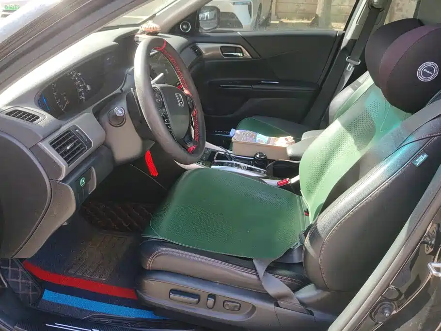 Honda Accord — миниатюра 9