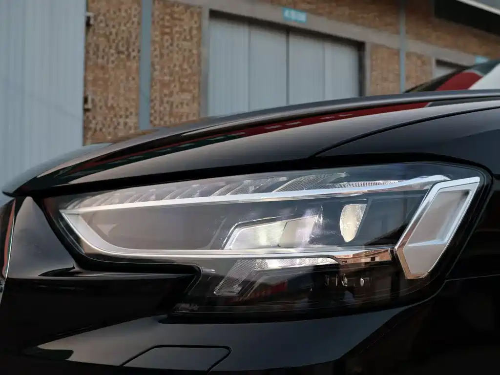 Audi A8 — миниатюра 4