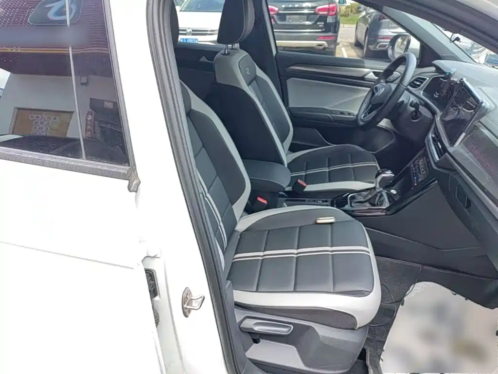 Volkswagen T-Roc — миниатюра 25