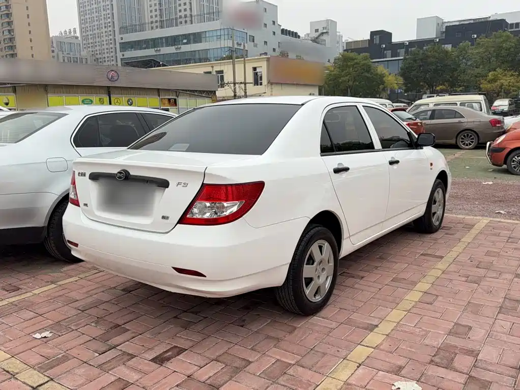 BYD F3 — миниатюра 5