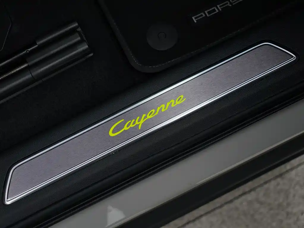 Porsche Cayenne Hybrid — миниатюра 8