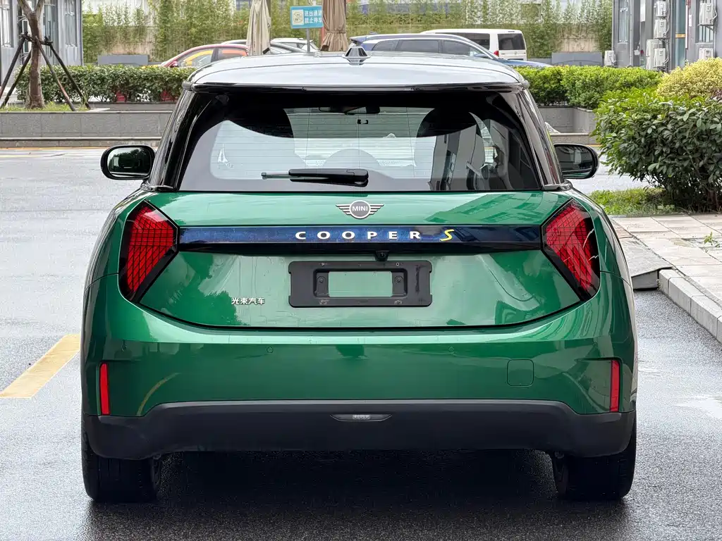 MINI MINI COOPER EV — миниатюра 6