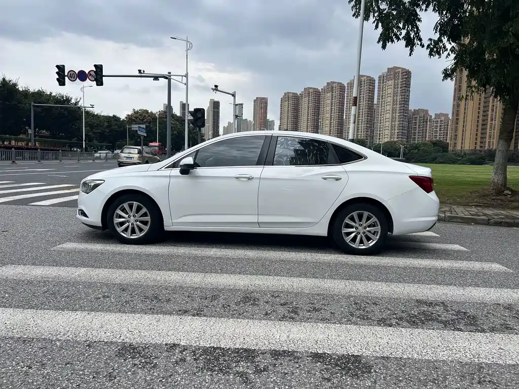 Buick Verano — миниатюра 3