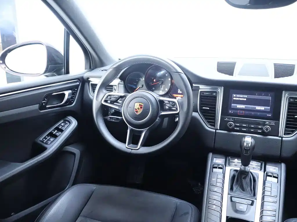 Porsche Macan — миниатюра 15