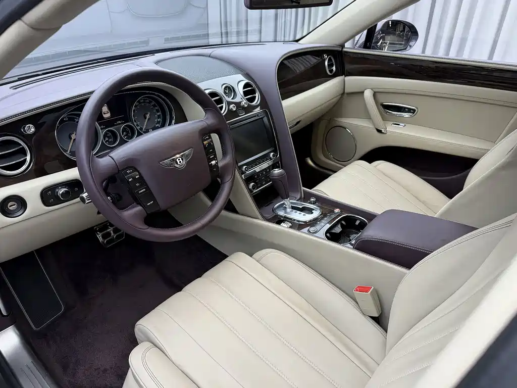 Bentley Flying Spur — миниатюра 7