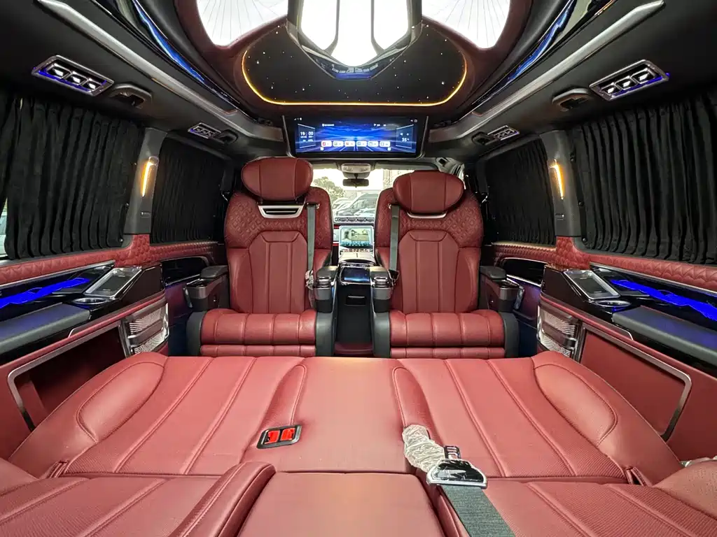 Mercedes-Benz Vito 2024 2.0T 7 мест