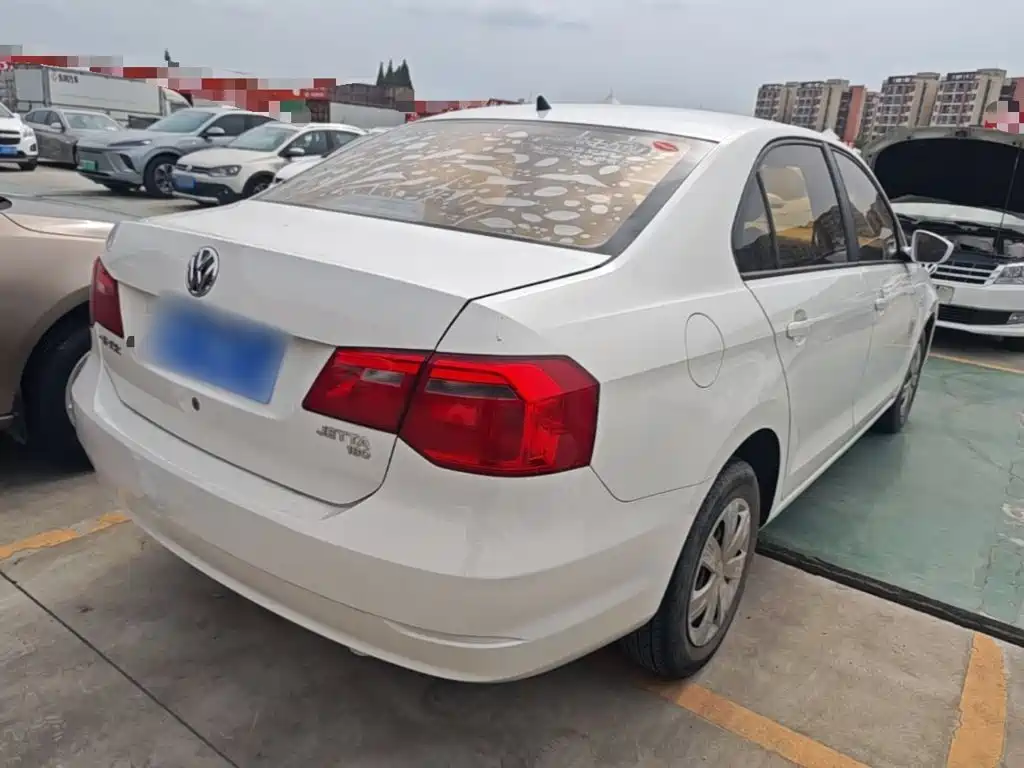 Volkswagen Jetta — миниатюра 7