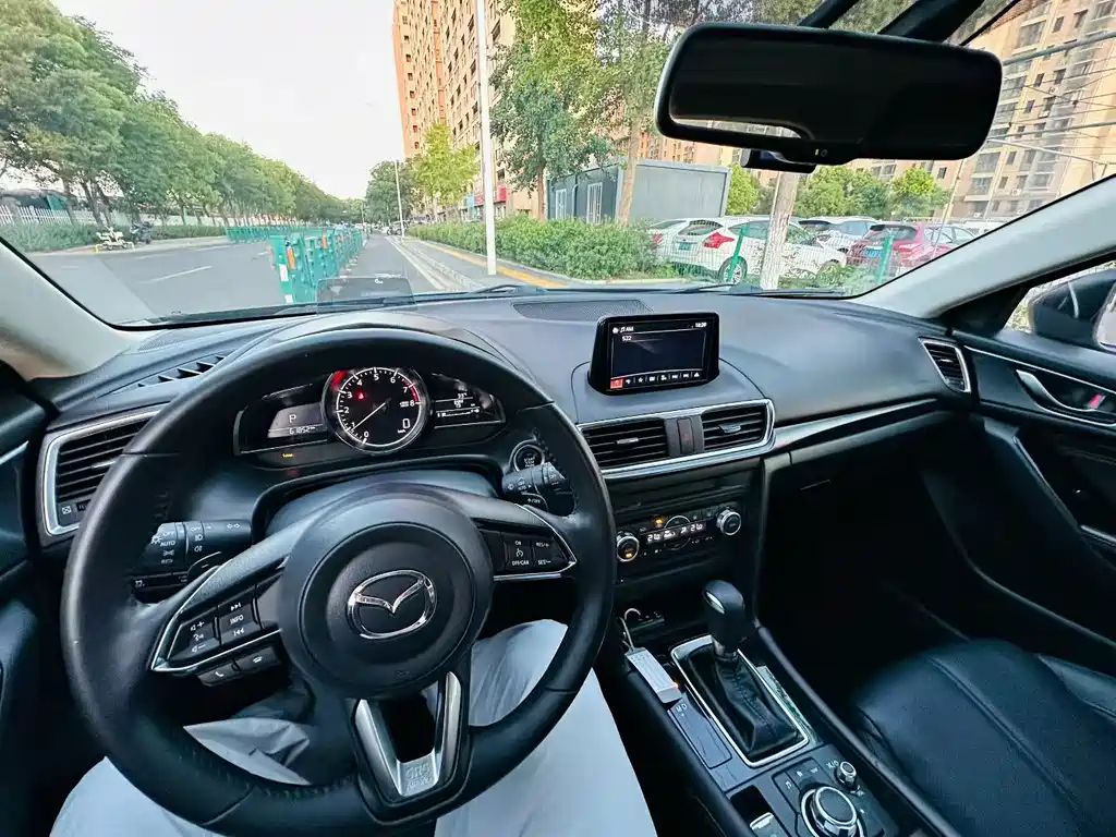 Mazda 3 Axela — миниатюра 8
