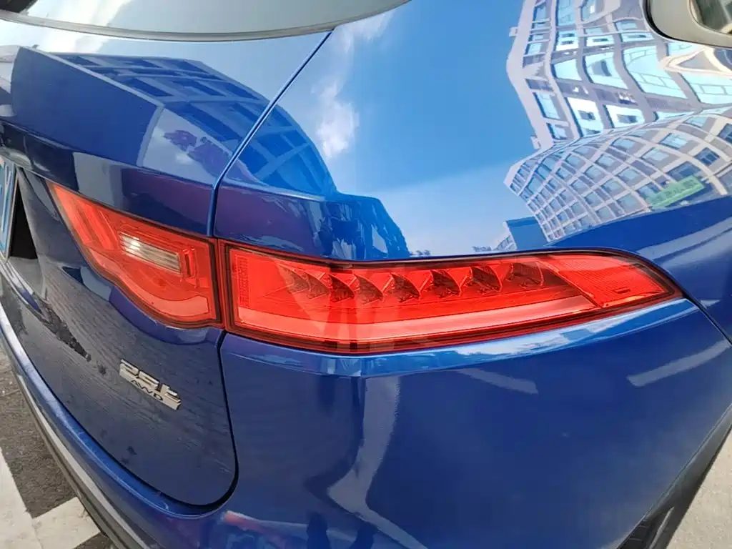 Jaguar F-PACE — миниатюра 8