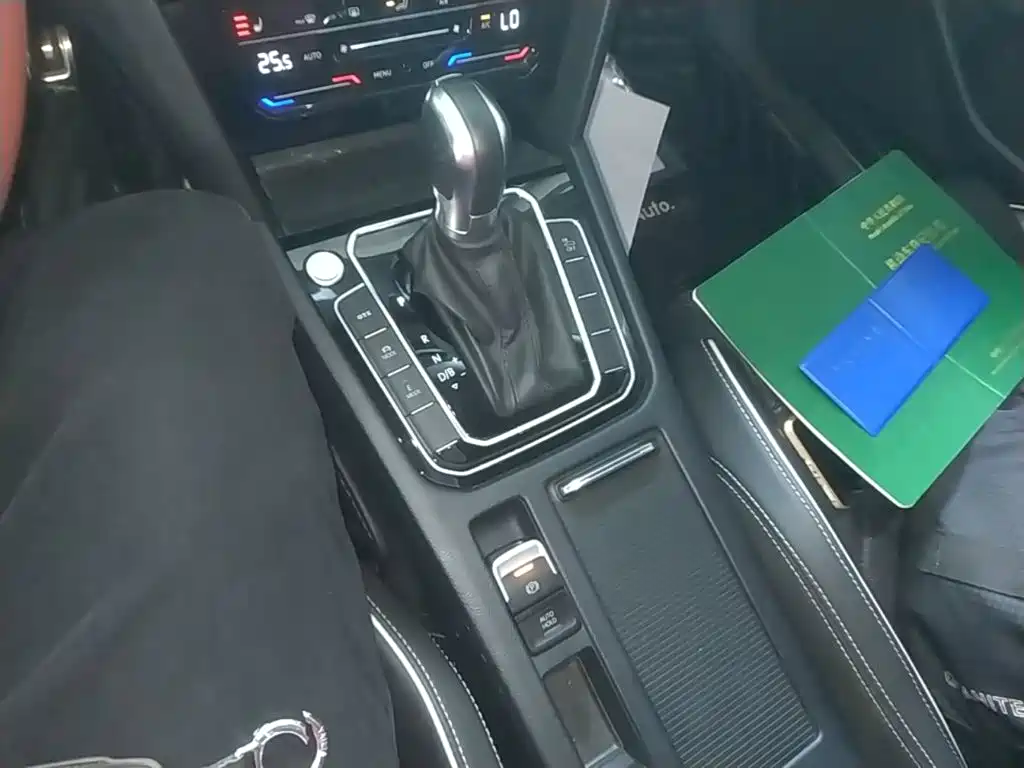Volkswagen Magotan PHEV — миниатюра 14