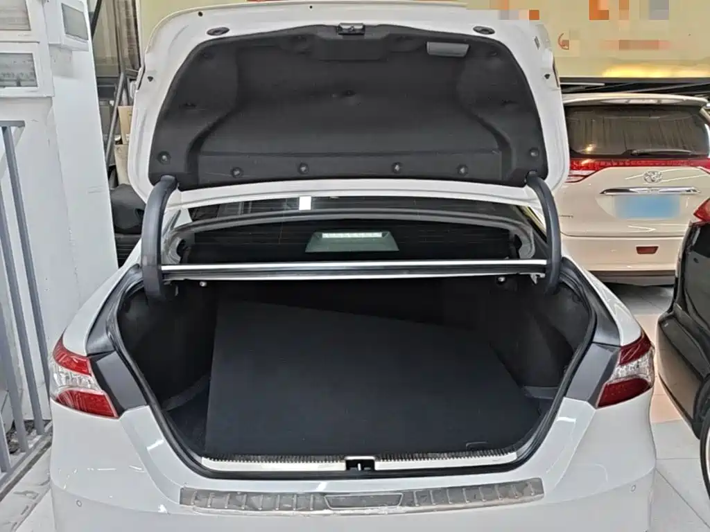 Toyota Camry — миниатюра 19