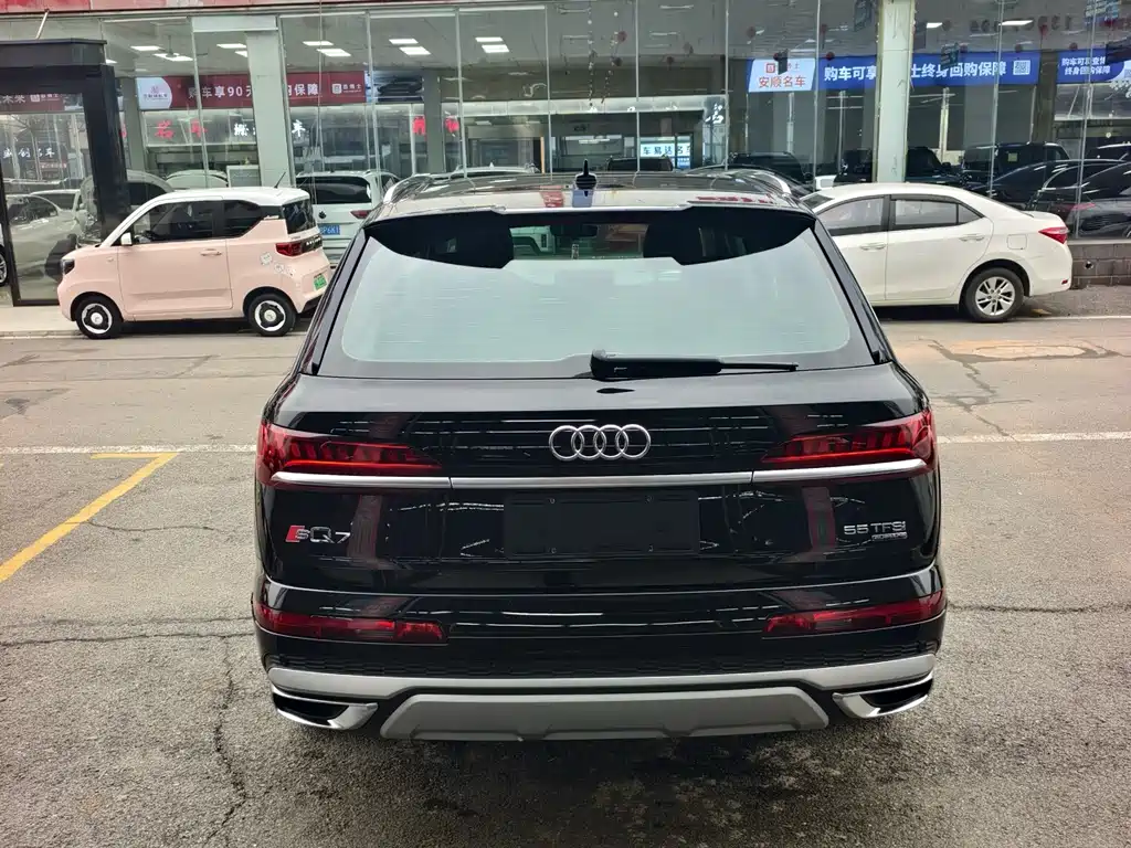 AUDI Q7