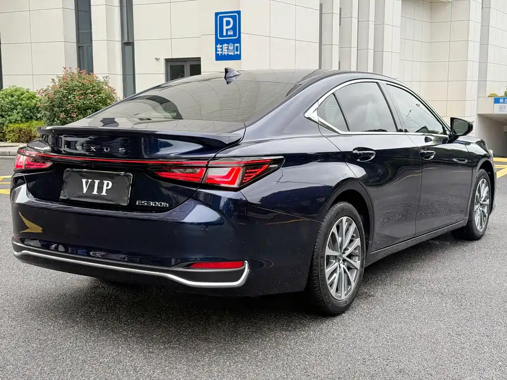 Lexus ES — миниатюра 7