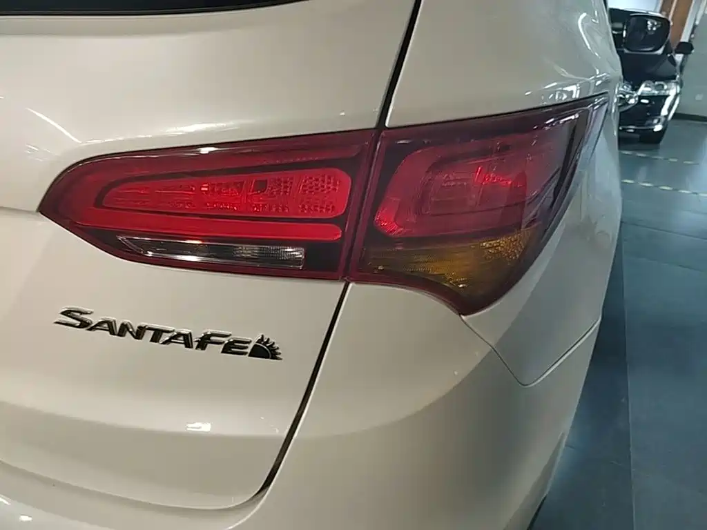 Hyundai Santa Fe — миниатюра 8