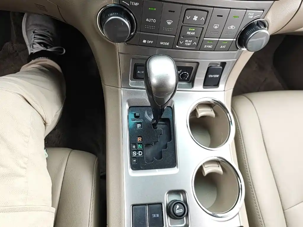 Toyota Highlander — миниатюра 19