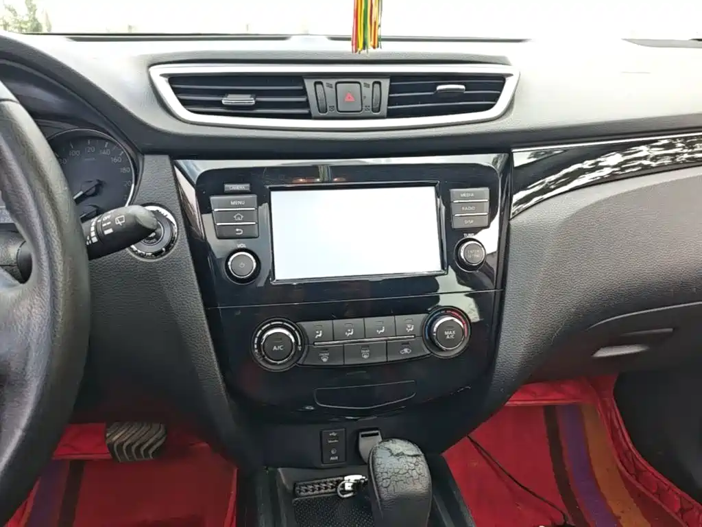 Nissan Qashqai — миниатюра 13