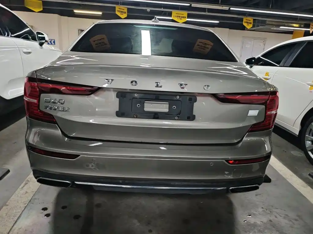 Volvo S60 PHEV — миниатюра 6