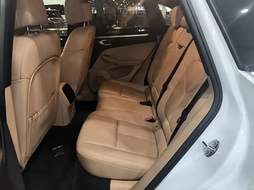 Porsche Macan — миниатюра 17