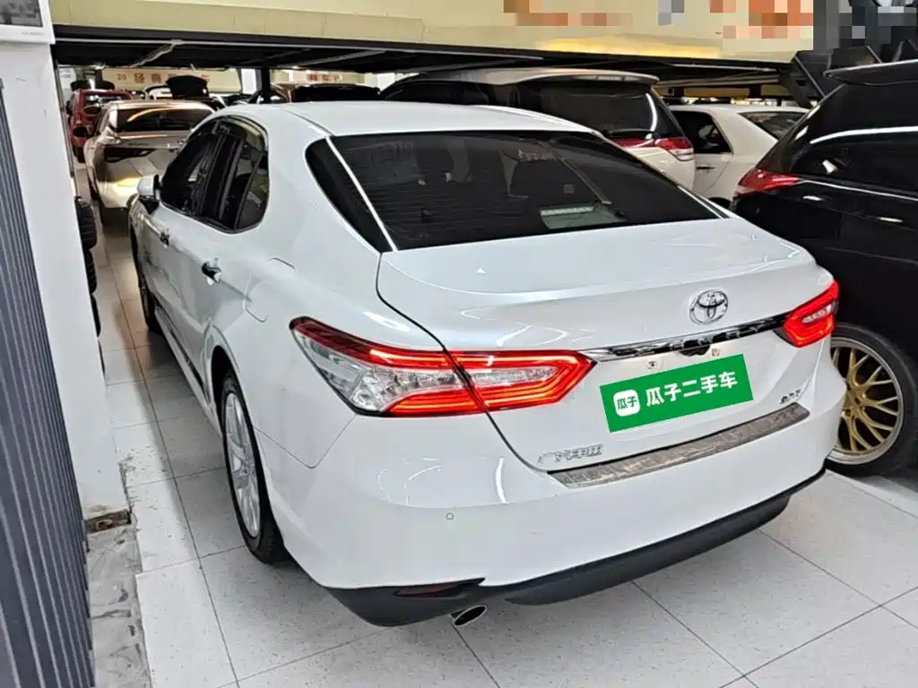 Toyota Camry — миниатюра 5