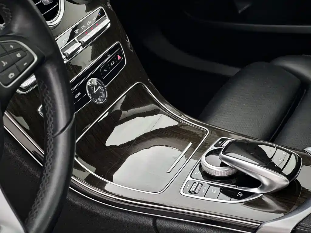 Mercedes-Benz C-Class — миниатюра 7