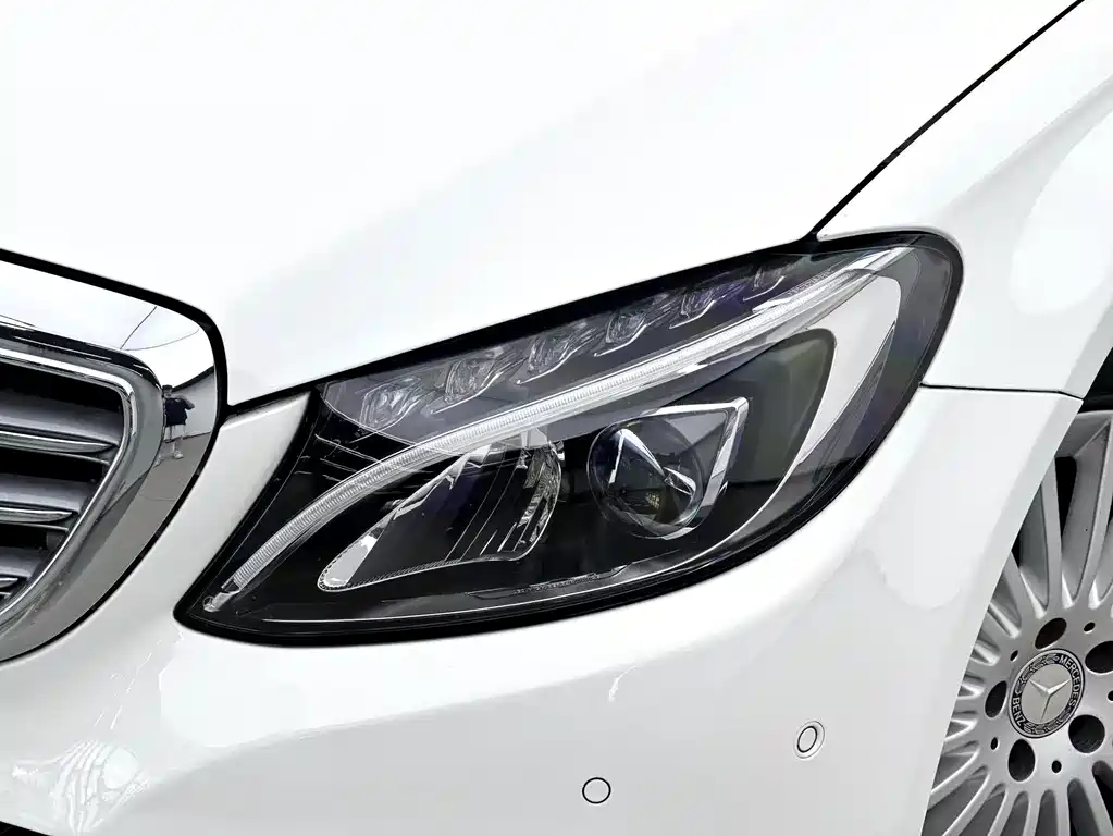 Mercedes-Benz C-Class — миниатюра 5