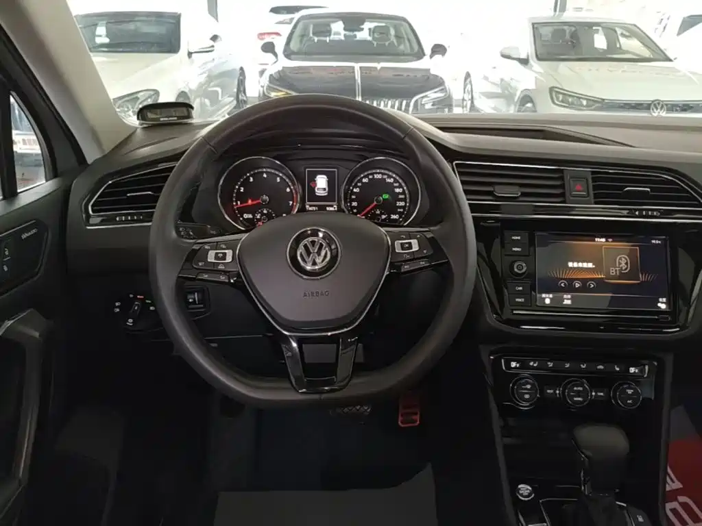 Volkswagen Tiguan L — миниатюра 11