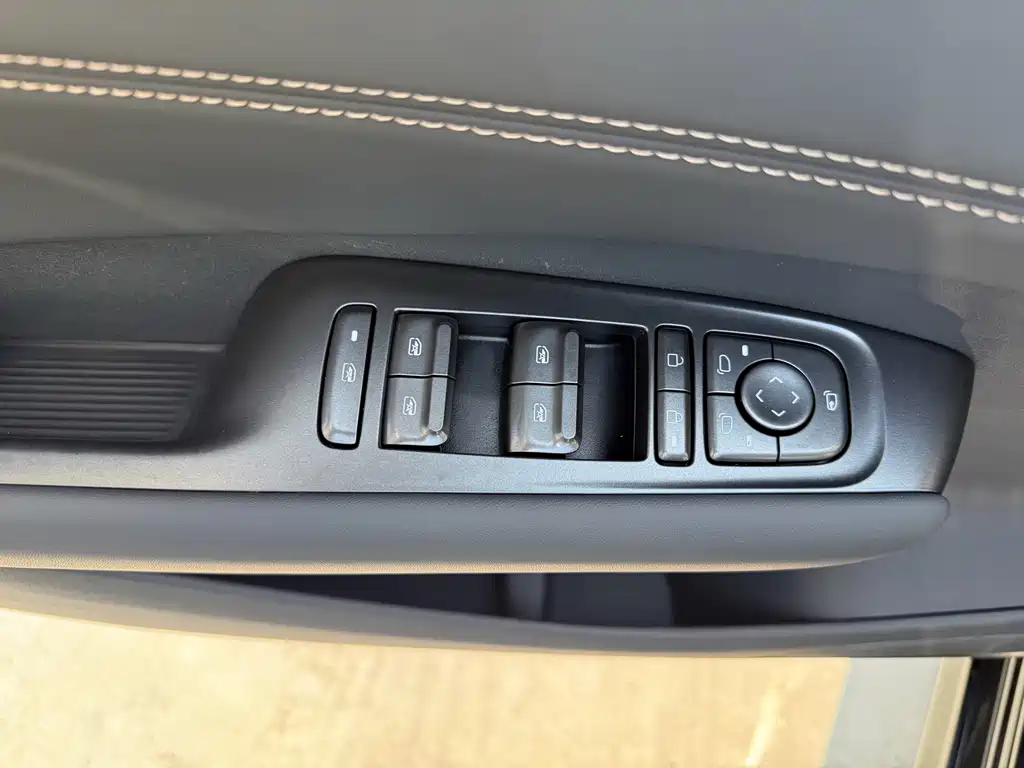Wuling Xingguang — миниатюра 12