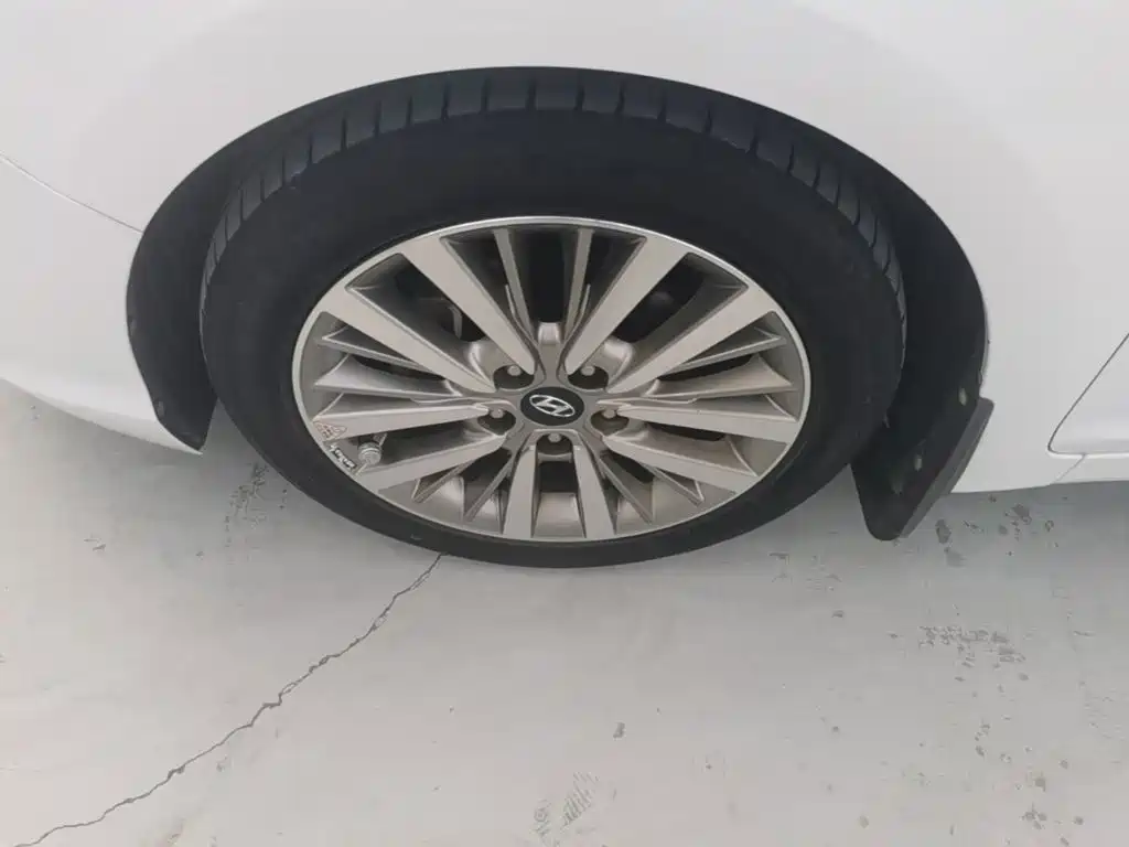 Hyundai Mistra — миниатюра 23