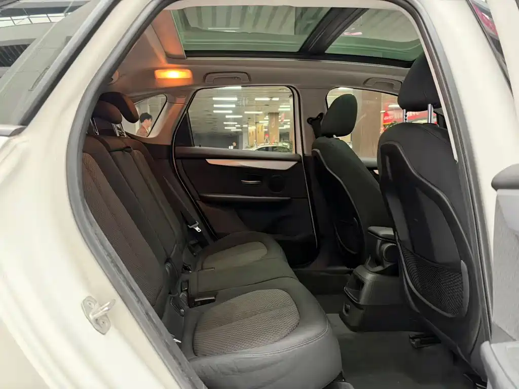 BMW 2 Series Active Tourer — миниатюра 20