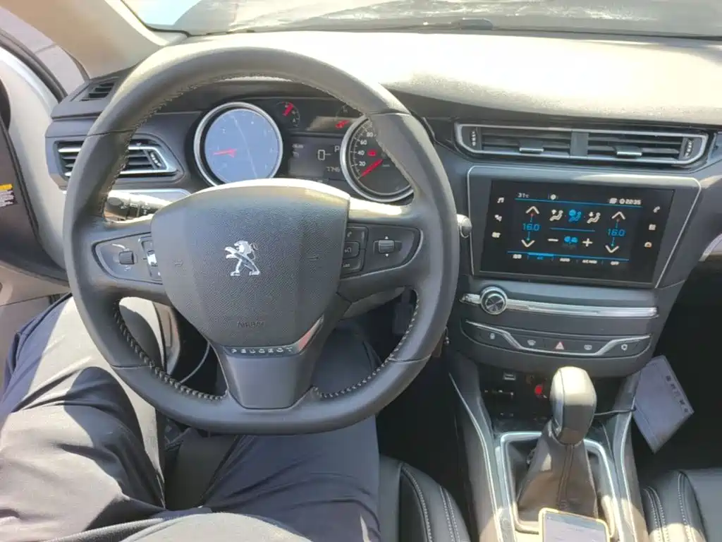 Peugeot 408 — миниатюра 10