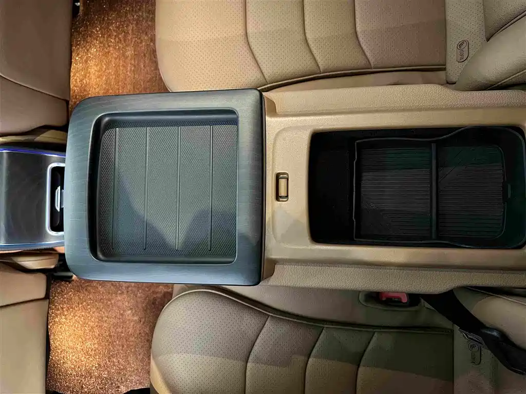 Mercedes-Benz E-Class — миниатюра 26