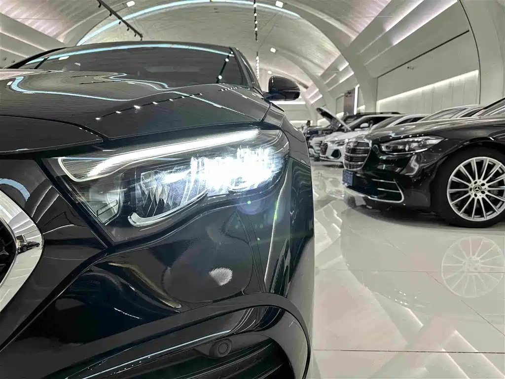 Mercedes-Benz E-Class — миниатюра 36