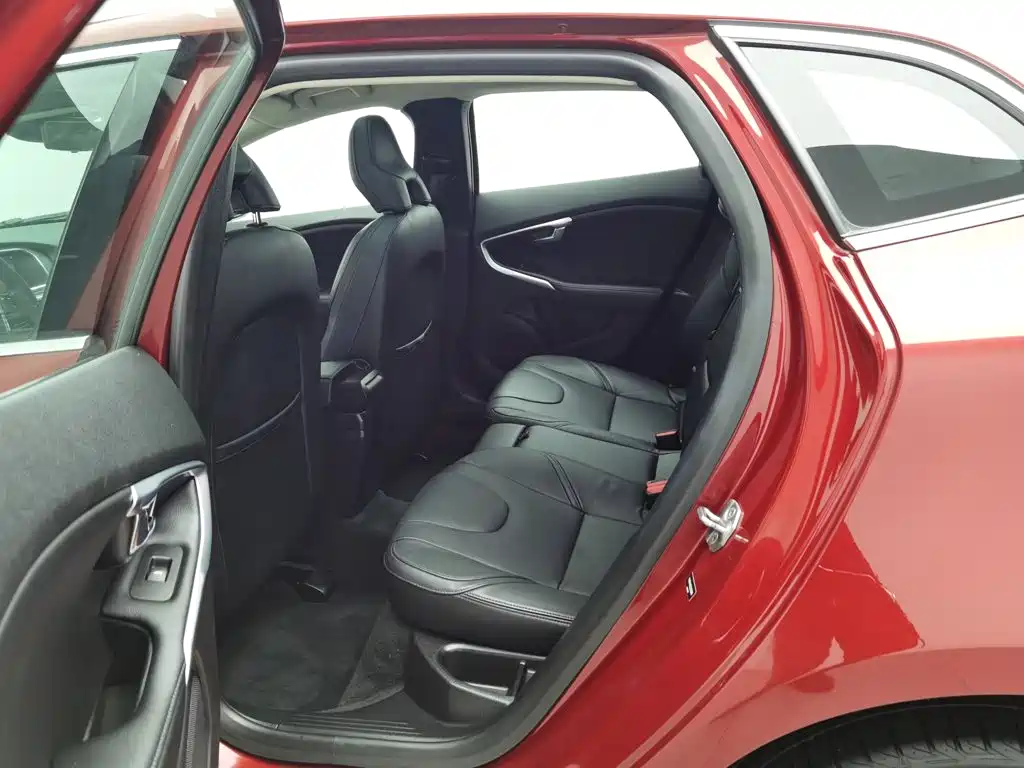 Volvo V40 — миниатюра 15