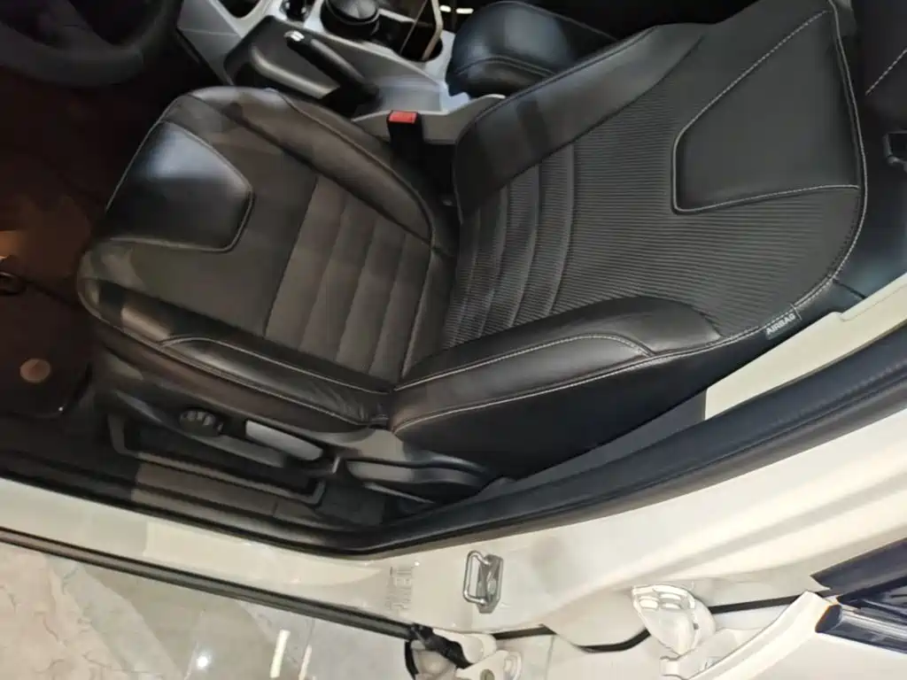 Ford Kuga — миниатюра 15