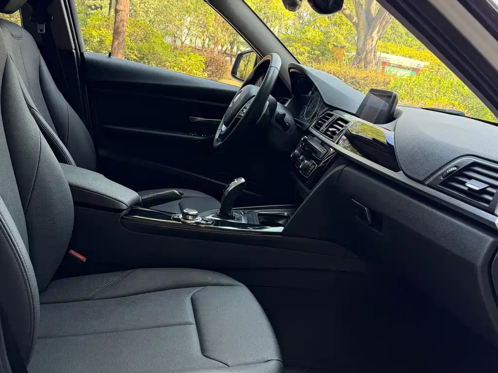 BMW 3 Series — миниатюра 9