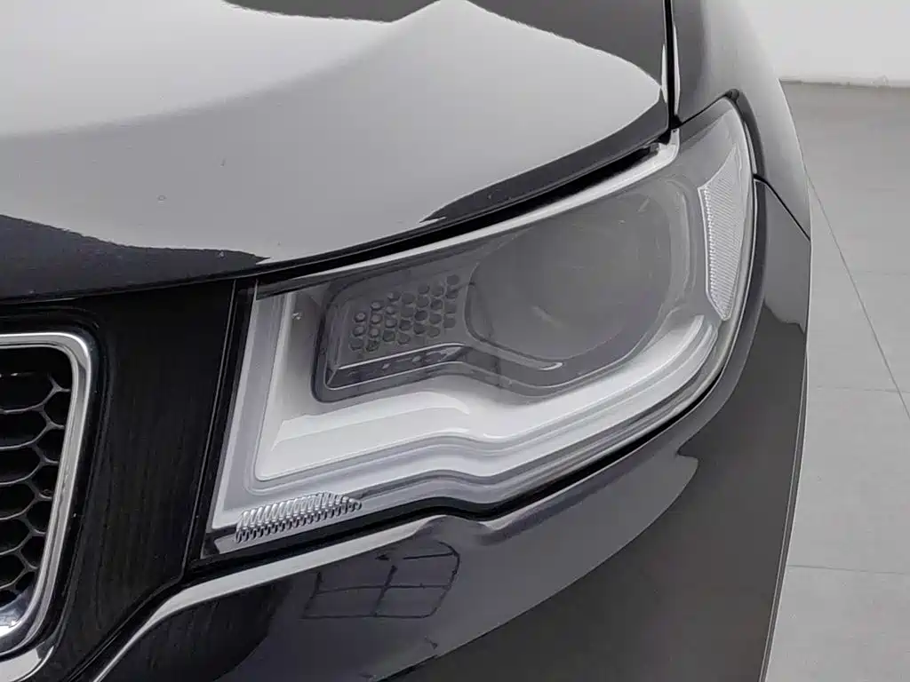 Jeep Compass — миниатюра 7