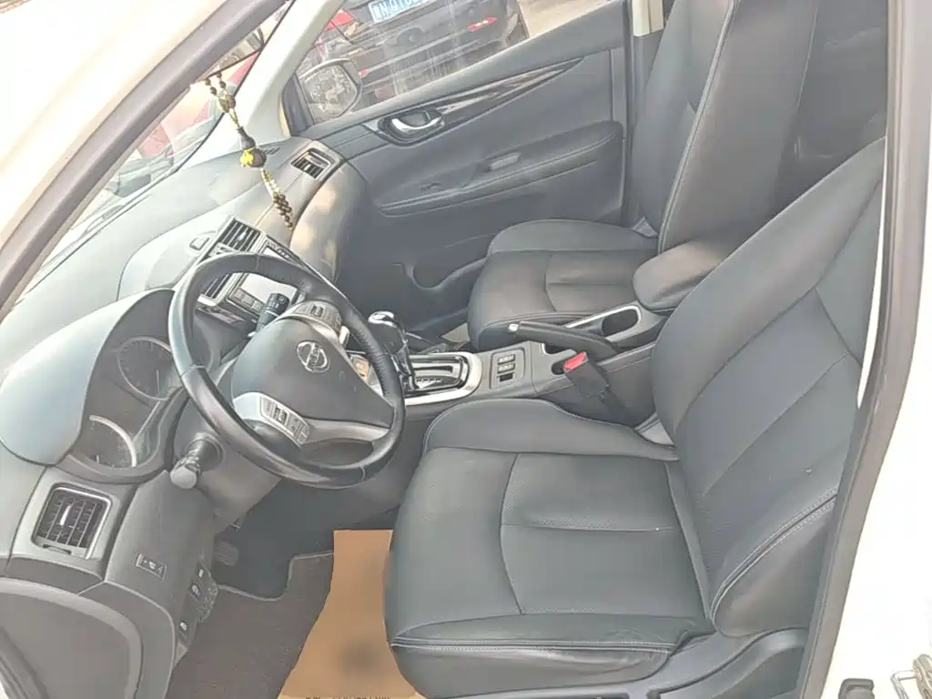 Nissan Tiida — миниатюра 15