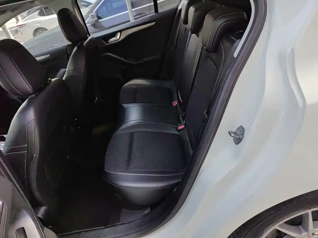 Ford Focus — миниатюра 17