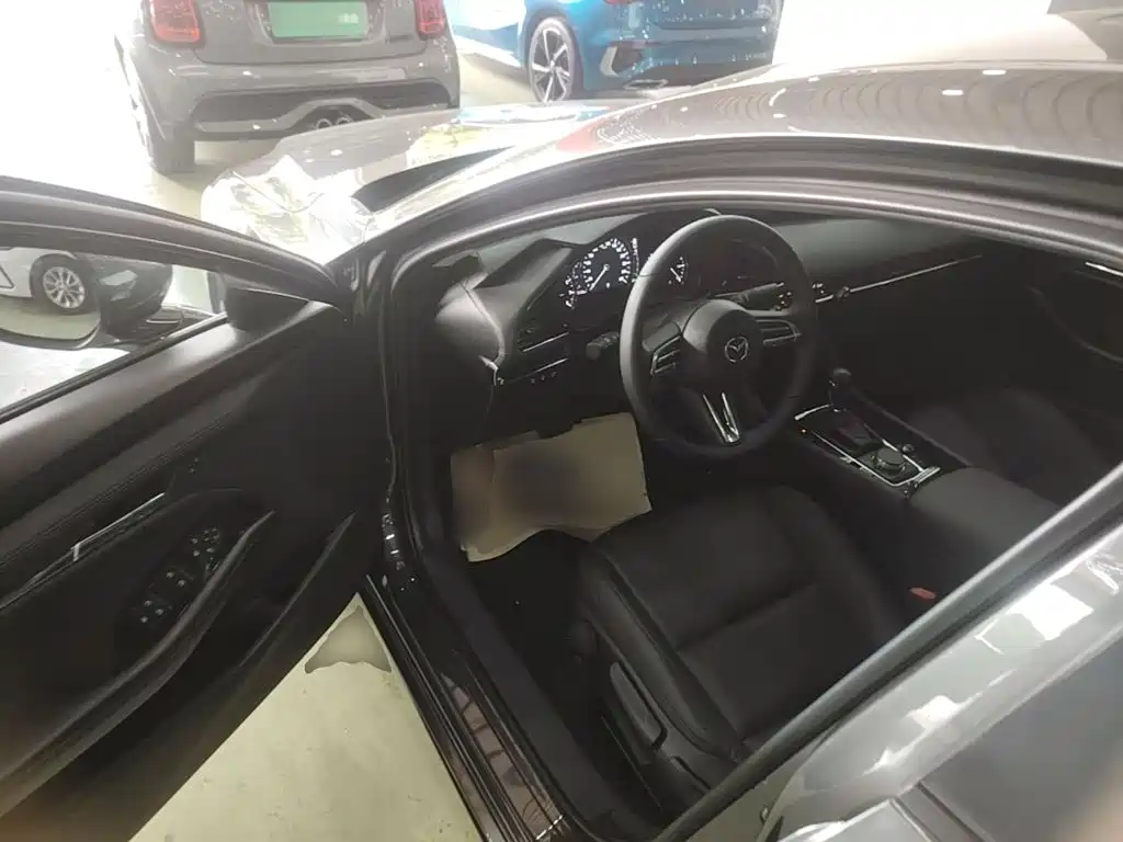 Mazda 3 Axela — миниатюра 16