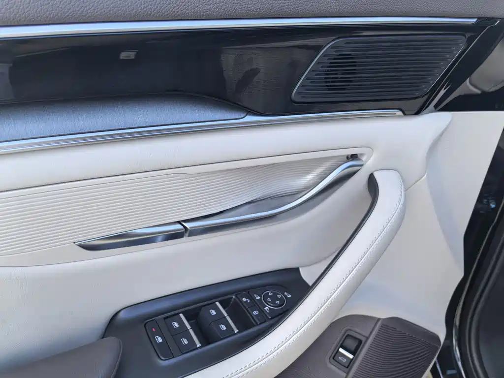 BYD PLUS New Energy — миниатюра 31