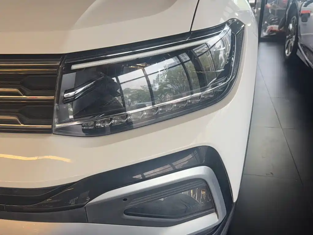 Volkswagen T-Cross — миниатюра 16