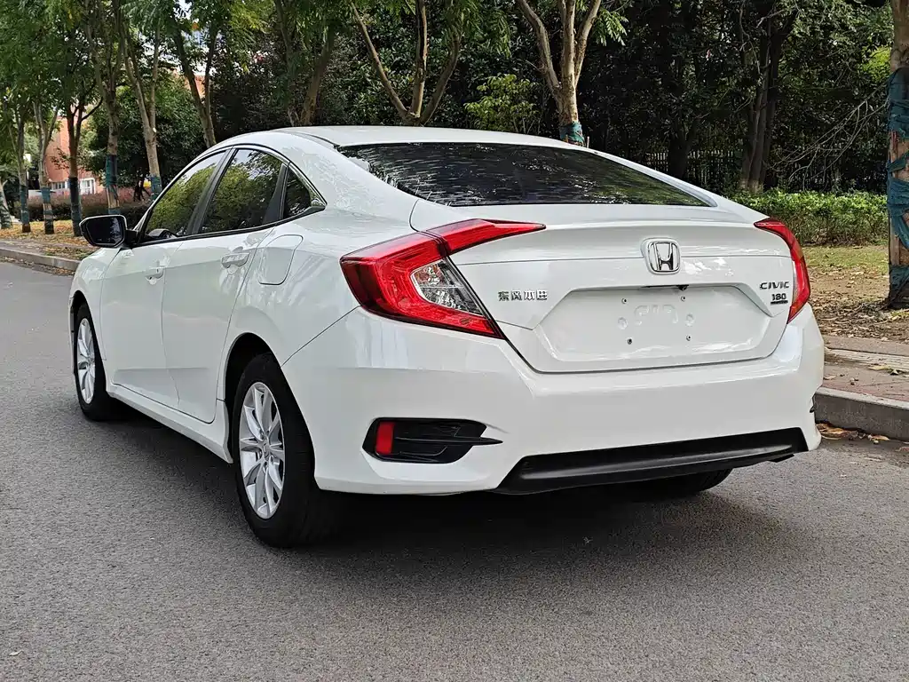 Honda Civic — миниатюра 7