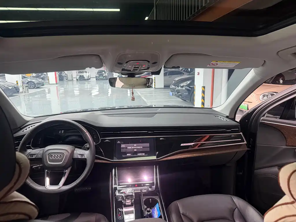 Audi Q7 — миниатюра 6