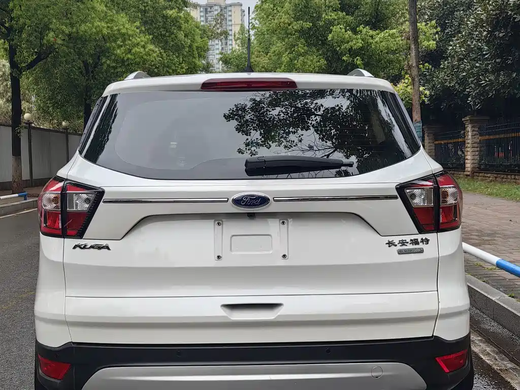 Ford Kuga — миниатюра 6