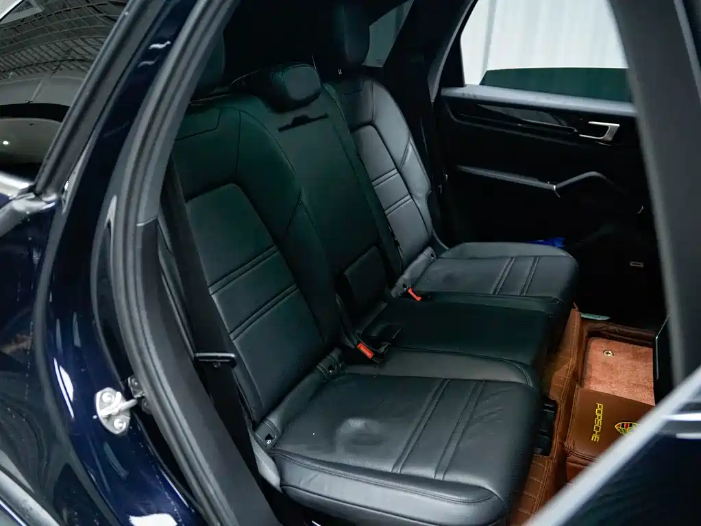 Porsche Cayenne — миниатюра 8