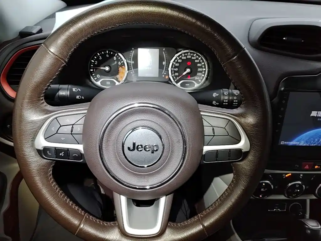 Jeep Renegade — миниатюра 11