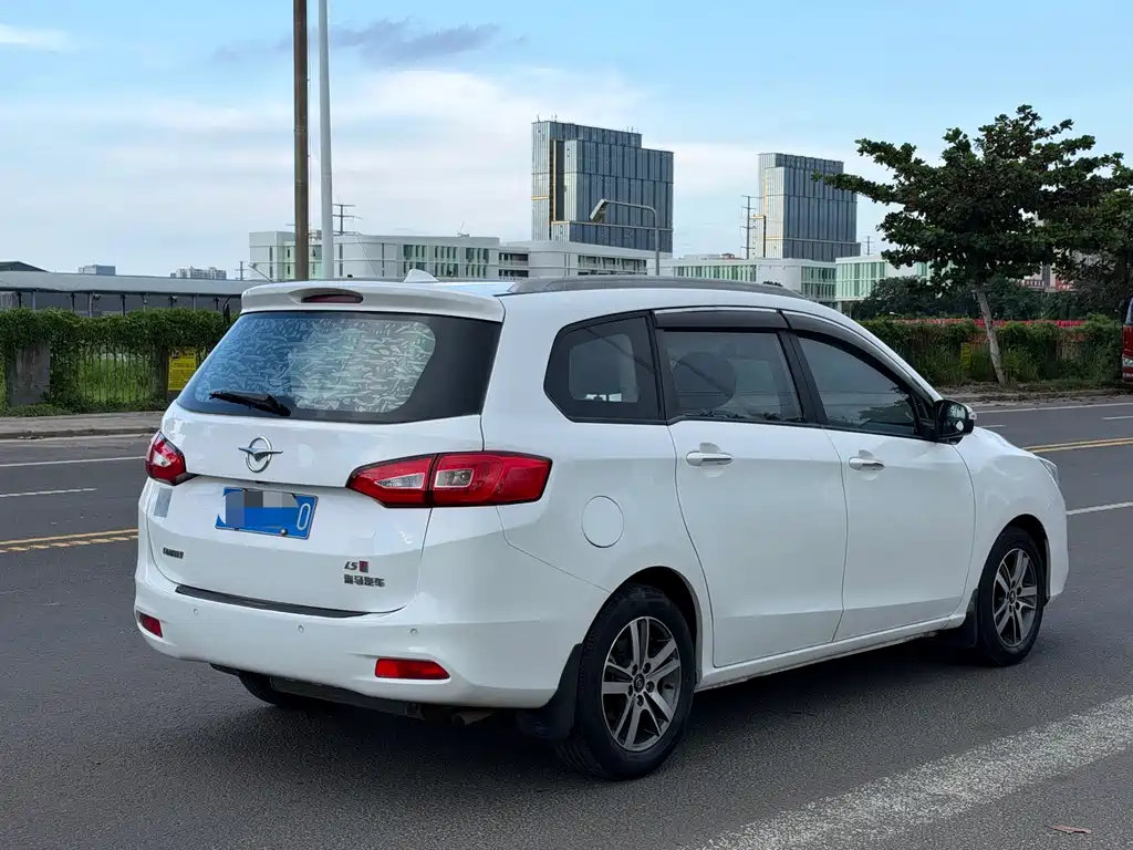 Haima Familia MPV — миниатюра 7